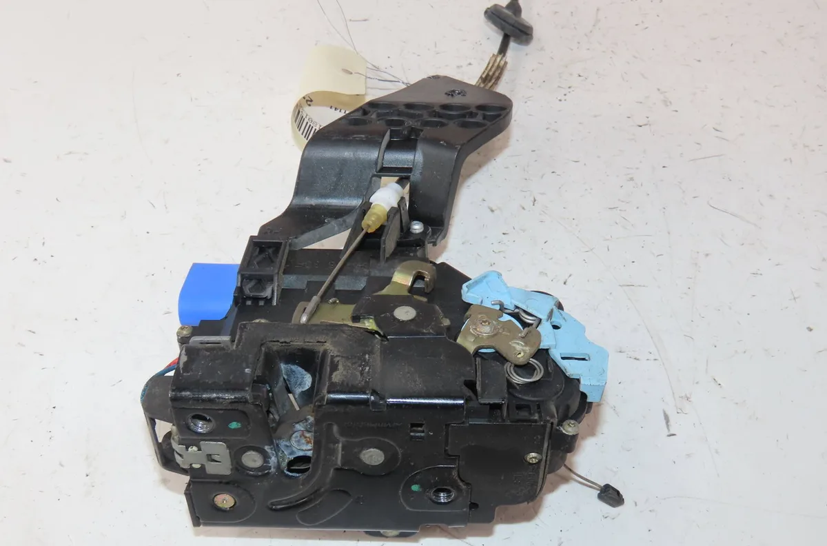 Serrure porte avd Volkswagen TOUAREG (7LA, 7L6, 7L7) 3.0 v6 tdi (2004-2010) occasion