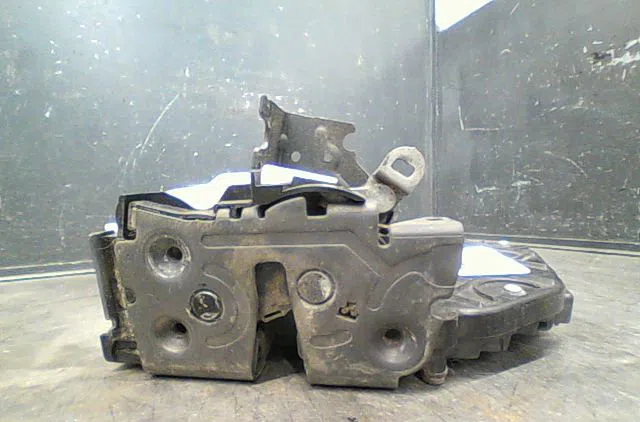 Serrure porte avd Volvo C30 (533) 1.6 d (2006-2012) occasion