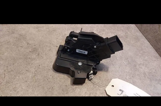 Serrure porte avd Volvo C30 (533) D2 (2010-2012) occasion