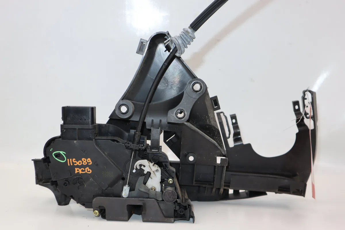 Serrure porte avd Volvo V50 (545) 2.0 d (2004-2010) occasion