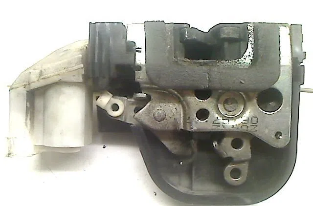 Serrure porte avg Alfa romeo 147 (937_) 1.9 jtd (937.axd1a, 937.bxd1a) (2001-2010) occasion