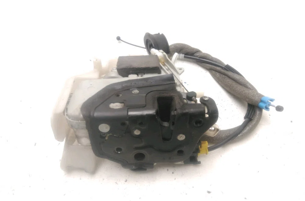 Serrure porte avg Audi A1 (8X1, 8XK) 1.2 tfsi (2010-2015) occasion