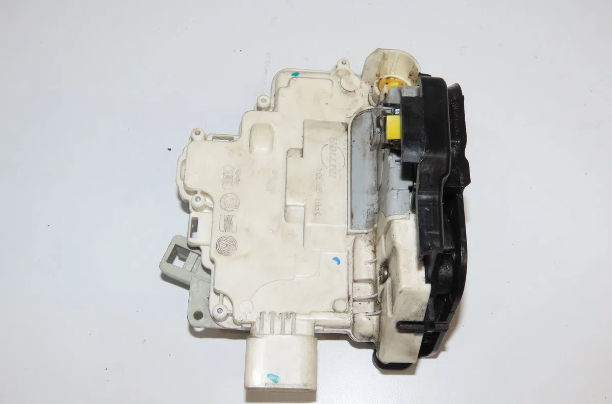 Serrure porte avg Audi A3 (8P1) 1.9 tdi (2003-2010) 3 portes occasion