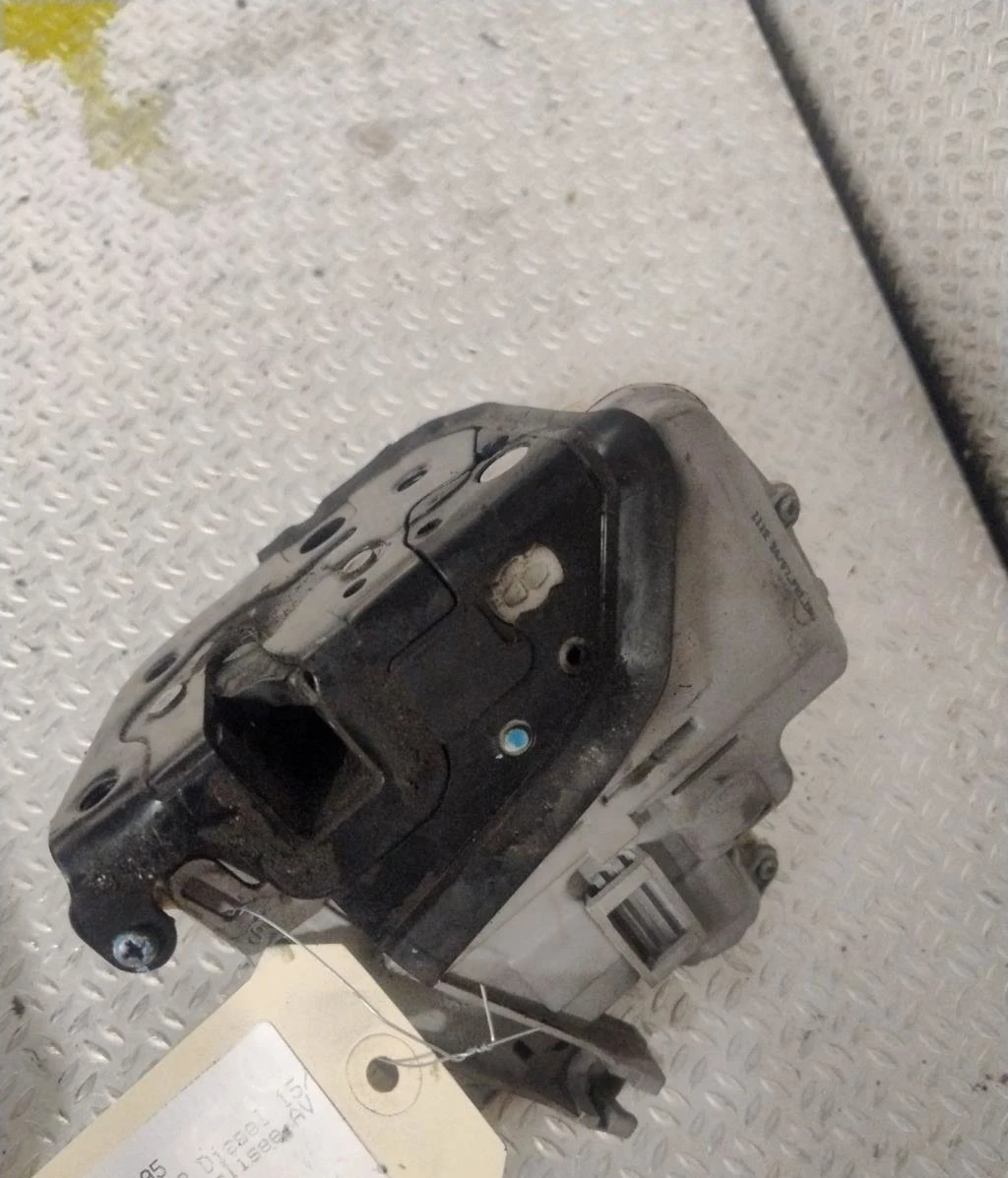 Serrure porte avg Audi A3 (8P1) 2.0 tdi 16v (2003-2012) 3 portes occasion