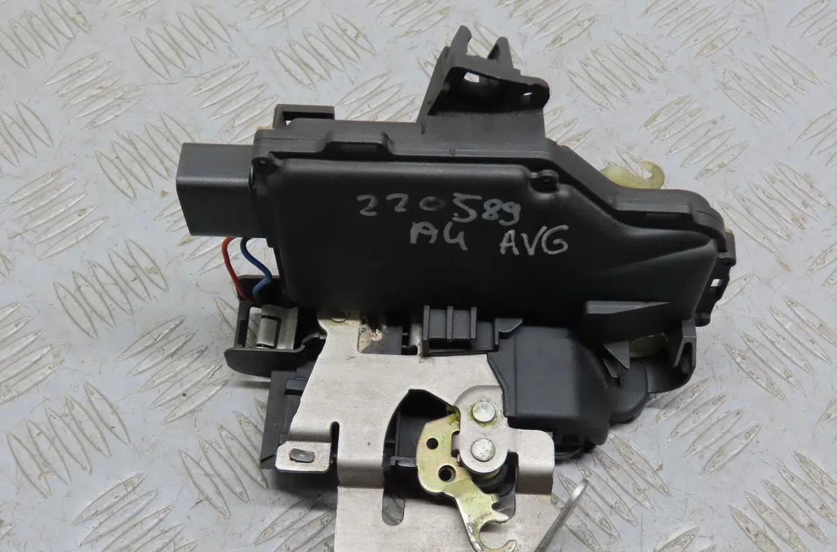Serrure porte avg Audi A4 B6 (8E2) 2.5 tdi quattro (2000-2004) occasion