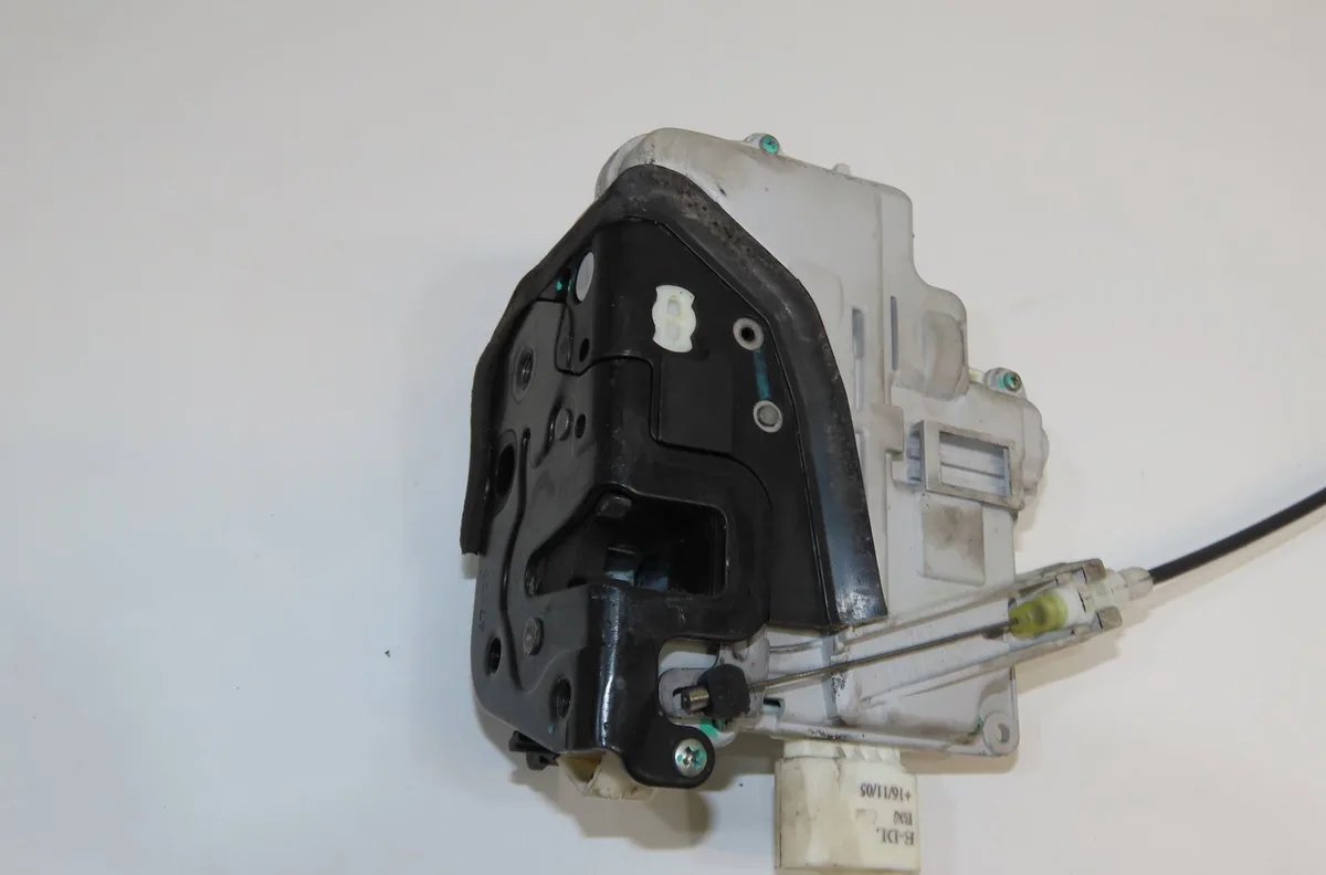 Serrure porte avg Audi A4 B7 Avant (8ED) S4 quattro (2004-2008) occasion