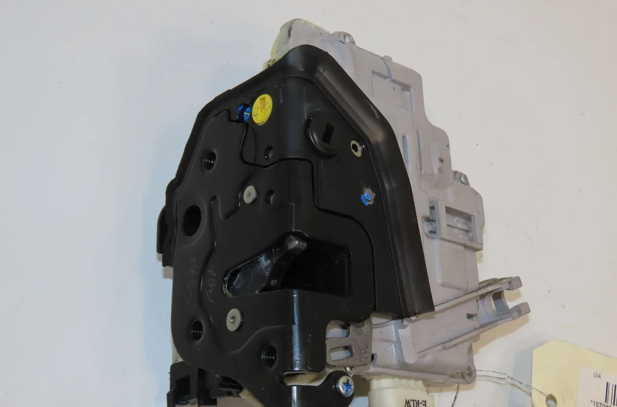 Serrure porte avg Audi A4 B8 (8K2) 2.0 tdi (2007-2015) occasion