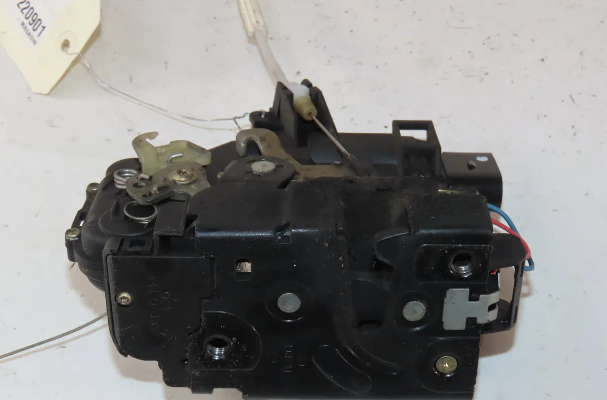 Serrure porte avg Audi TT Roadster (8N9) 1.8 t (1999-2006) occasion
