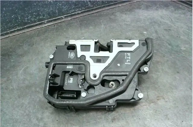 Serrure porte avg Bmw 1 (E81) 116 i (2007-2011) occasion