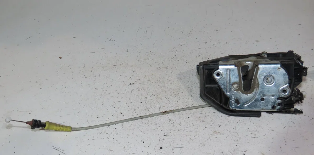 Serrure porte avg Bmw 1 (E87) 116 d (2009-2011) occasion