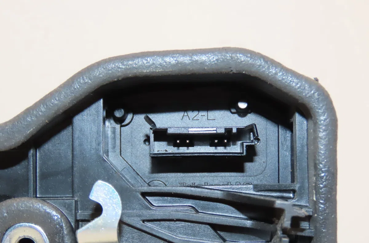 Serrure porte avg Bmw 1 (F20) 116 d (2012-2015) occasion