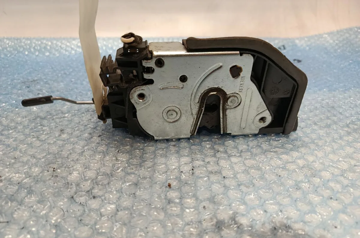 Serrure porte avg Bmw 1 (F20) 116 i (2015-2019) occasion