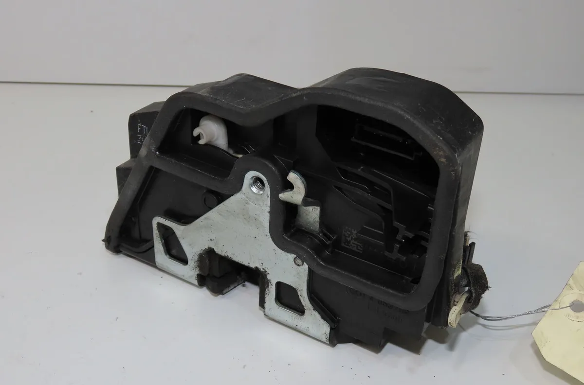 Serrure porte avg Bmw 1 (F20) 118 d xdrive (2013-2015) occasion