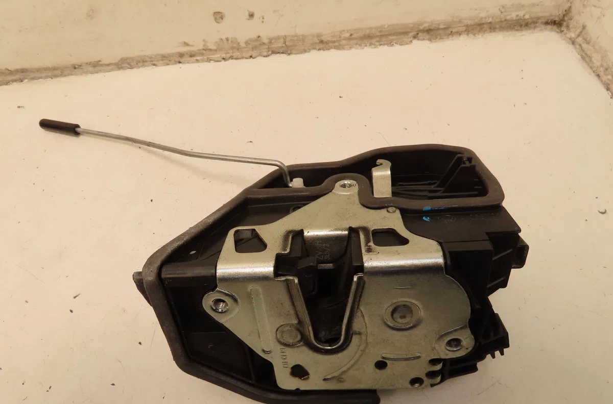 Serrure porte avg Bmw 1 (F21) 114 d (2012) occasion