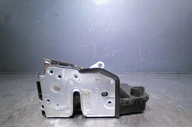 Serrure porte avg Bmw 3 (E46) 318 d (2001-2003) 4 portes occasion