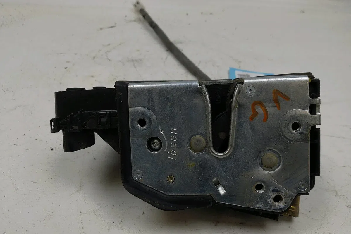 Serrure porte avg Bmw 3 (E46) 330 d (1999-2005) occasion