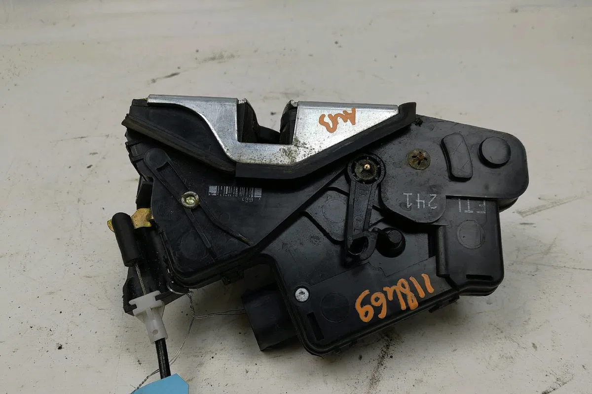 Serrure porte avg Bmw 3 (E46) 330 d (1999-2005) occasion