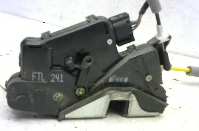 Serrure porte avg Bmw 3 (E46) 330 xd (2000-2003) occasion