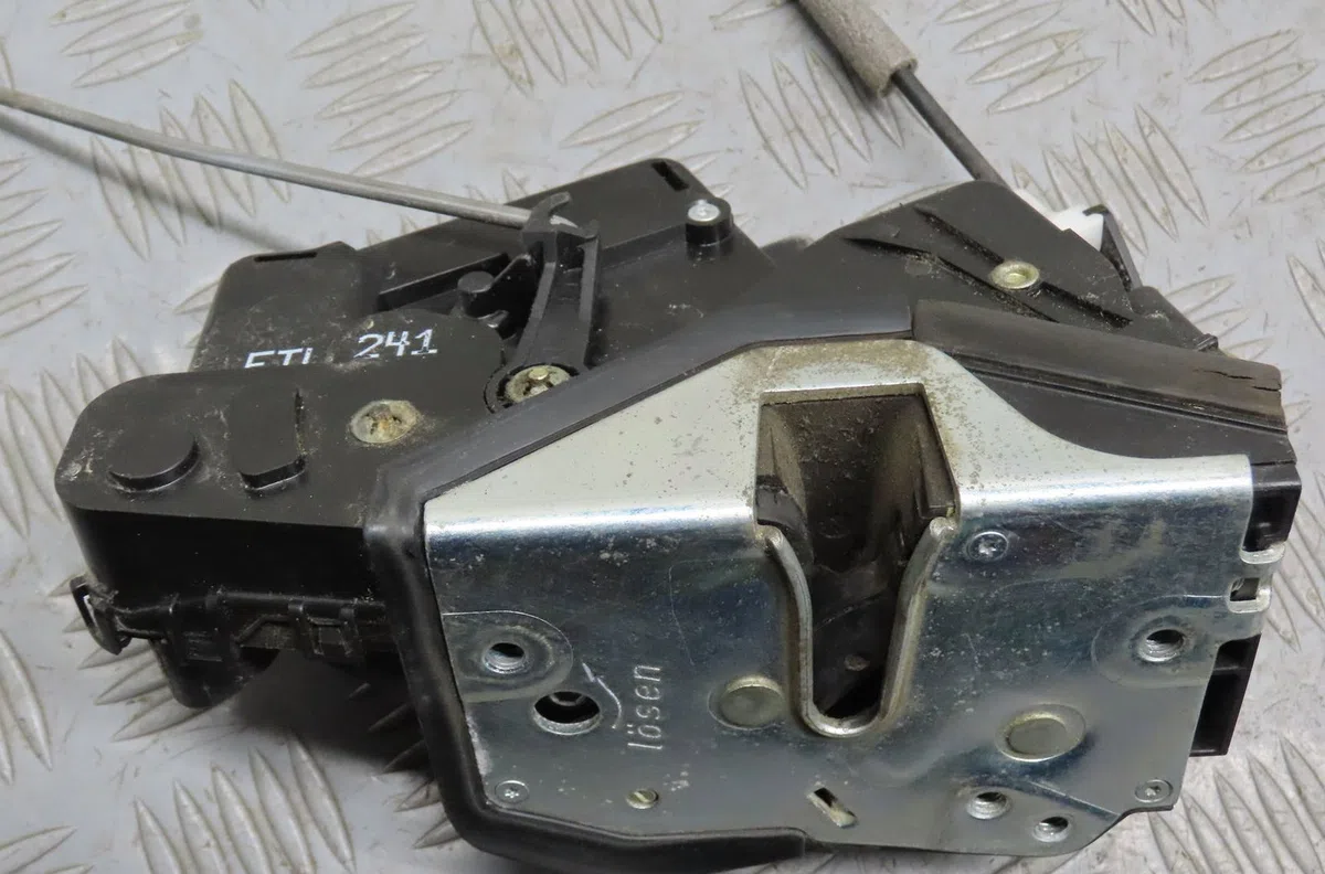 Serrure porte avg Bmw 3 (E46) 330 xd (2000-2003) occasion