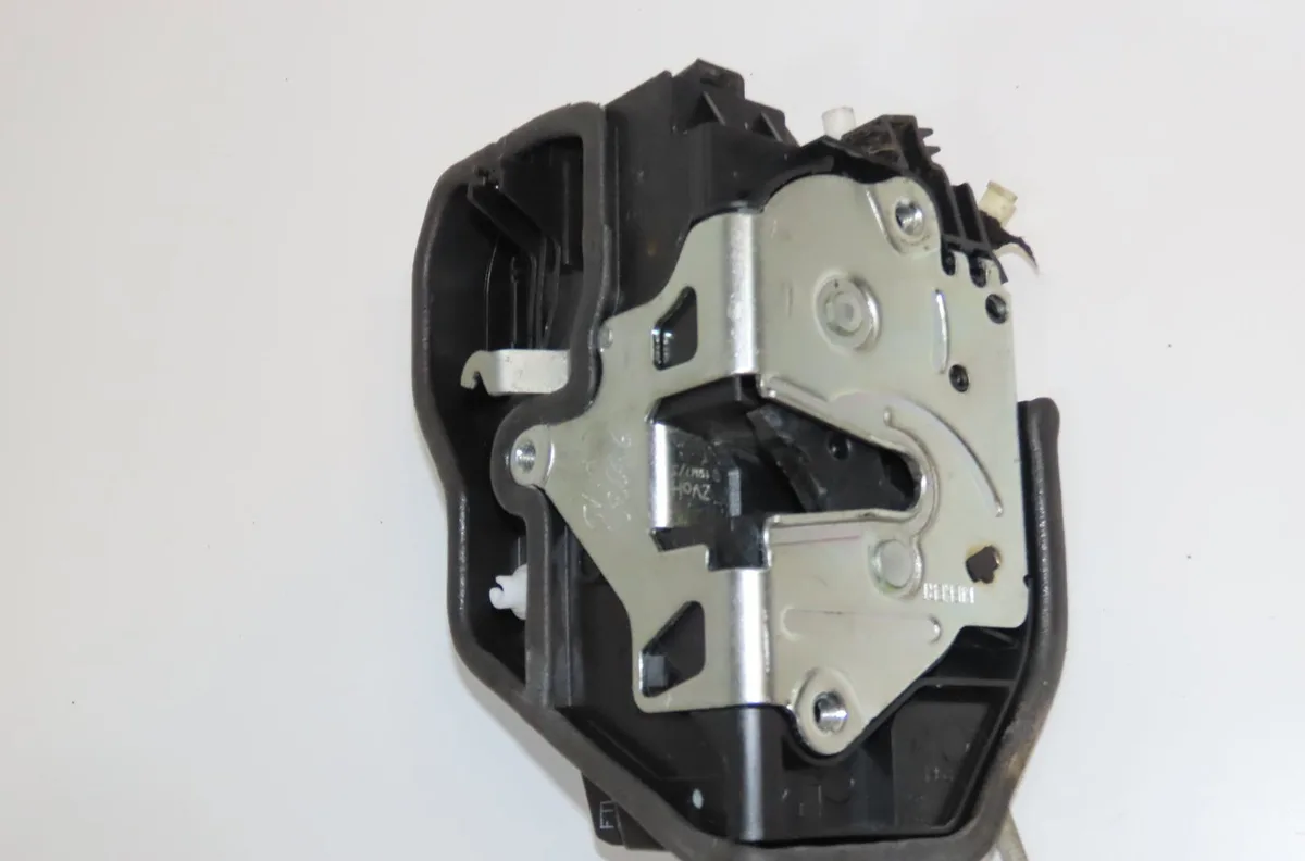 Serrure porte avg Bmw 3 (F30, F80) 320 d (2011-2016) occasion