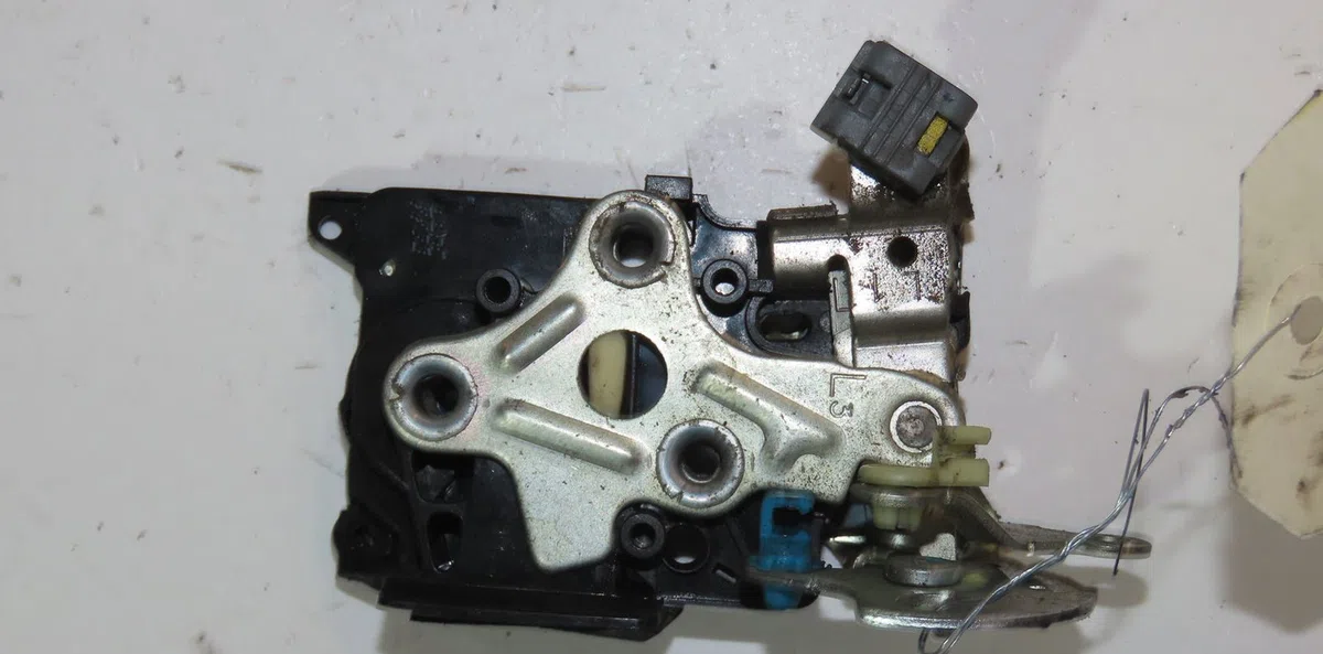 Serrure porte avg Chevrolet SPARK (M300) 1.0 (2010) 5 portes occasion
