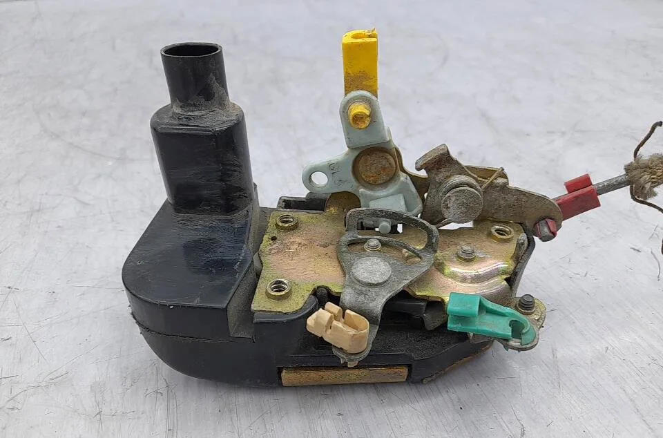 Serrure porte avg CHRYSLER VOYAGER 3 occasion