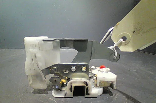 Serrure porte avg Citroën C1 (PM_, PN_) 1.0 (2005-2014) 5 portes occasion