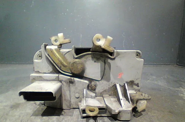 Serrure porte avg Citroën C5 I (DC_) 2.0 hdi (dcrhzb, dcrhze) (2001-2004) 5 portes occasion