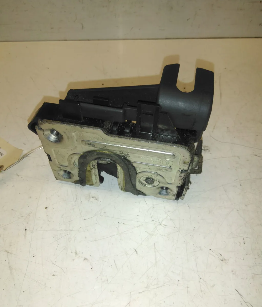 Serrure porte avg DACIA SANDERO I occasion