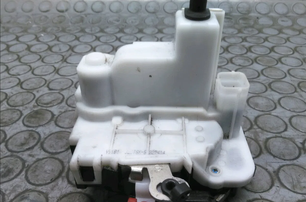 Serrure porte avg Fiat 500 (312_) 1.3 d multijet (312axe1a) (2009) occasion
