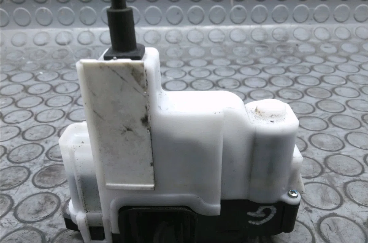 Serrure porte avg Fiat 500 (312_) 1.3 d multijet (312axe1a) (2009) occasion