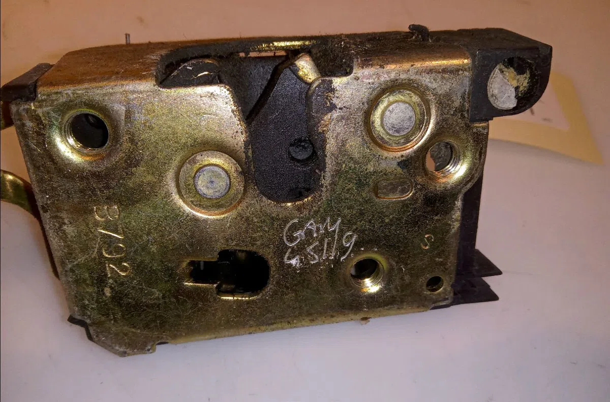 Serrure porte avg Fiat DUCATO Camion plate-forme-Châssis (230_) 1.9 td (1994-2002) occasion
