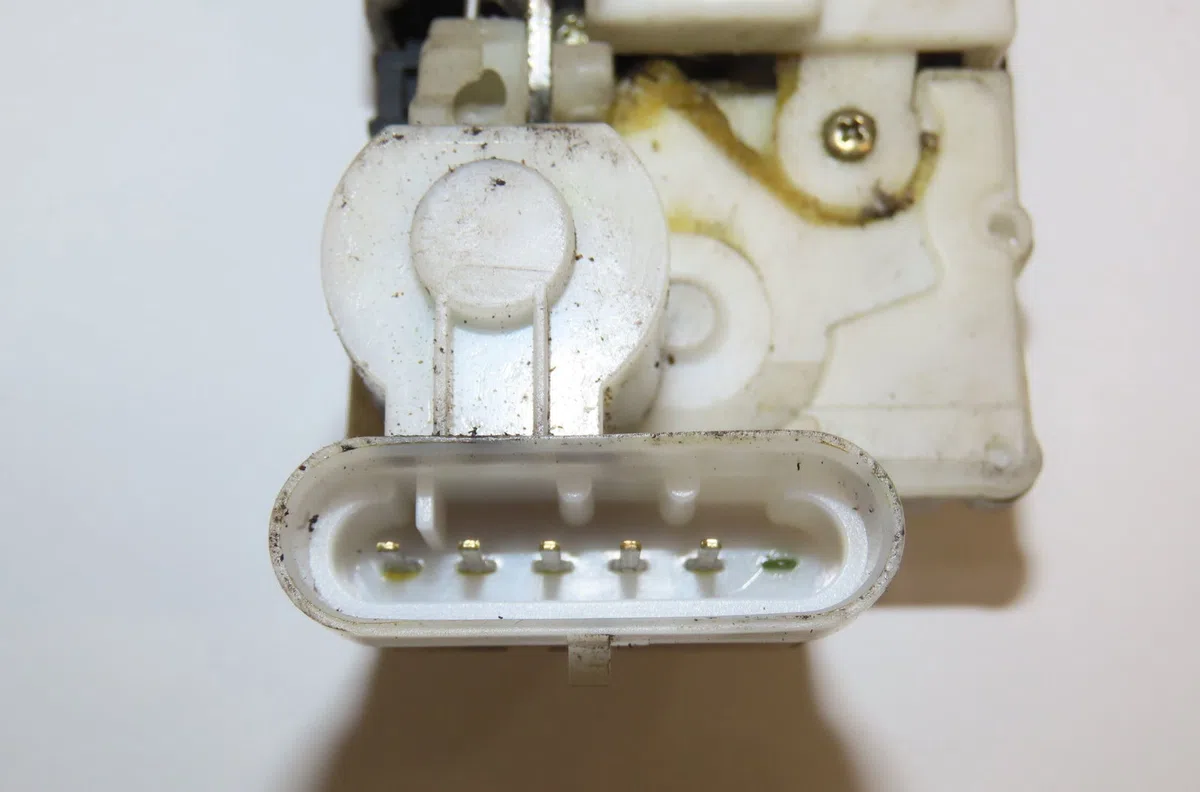 Serrure porte avg Fiat DUCATO Camionnette (230_) 1.9 td (1998-2002) occasion