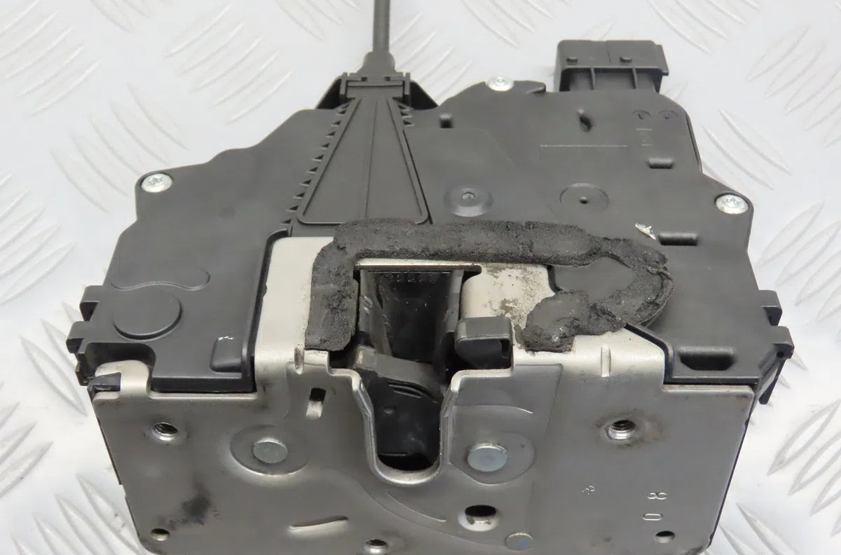Serrure porte avg Fiat GRANDE PUNTO (199_) 1.4 (199axb11, 199axb1a, 199bxb1a, 199axl1a) (2005-2015) occasion