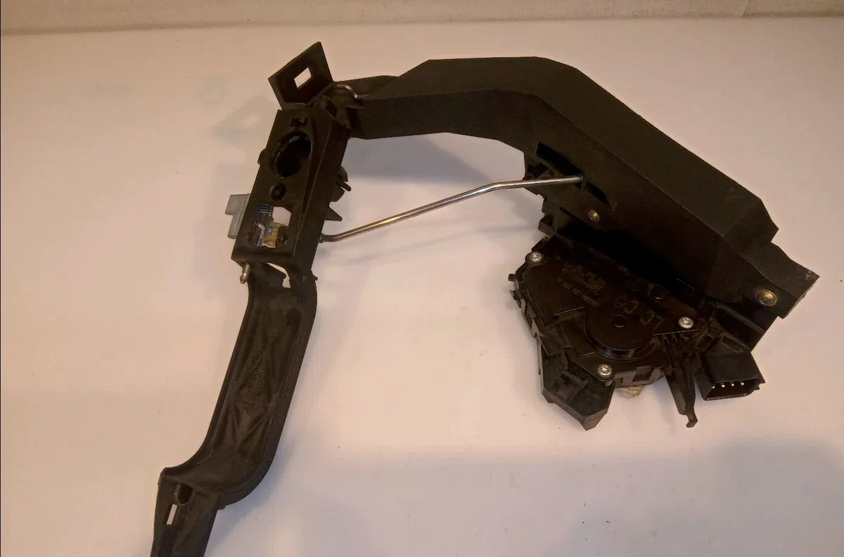 Serrure porte avg Ford FOCUS I (DAW, DBW) 1.8 turbo di - tddi (1998-2004) occasion