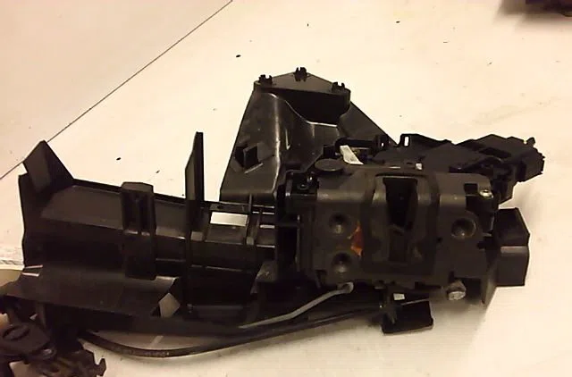 Serrure porte avg FORD FOCUS occasion