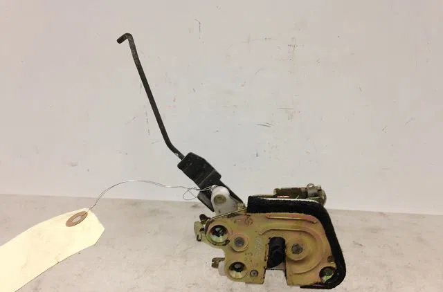 Serrure porte avg Hyundai PONY I (X-3) 1.5 i 12v (1994-2000) occasion