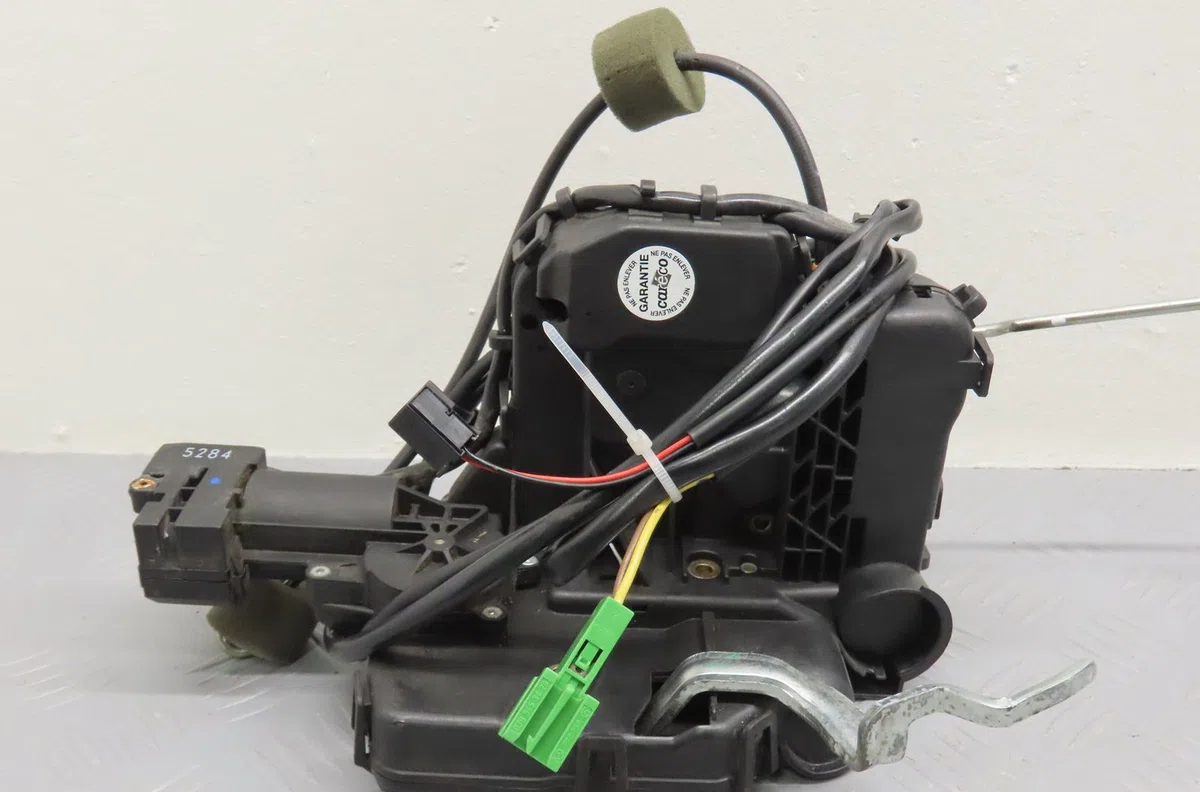 Serrure porte avg Mercedes-benz CLS (C219) Cls 350 (219.356) (2004-2010) occasion
