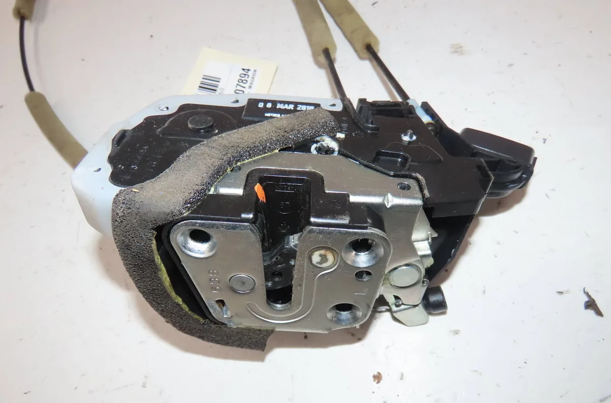 Serrure porte avg Nissan LEAF (ZE0) Electric (2010) occasion