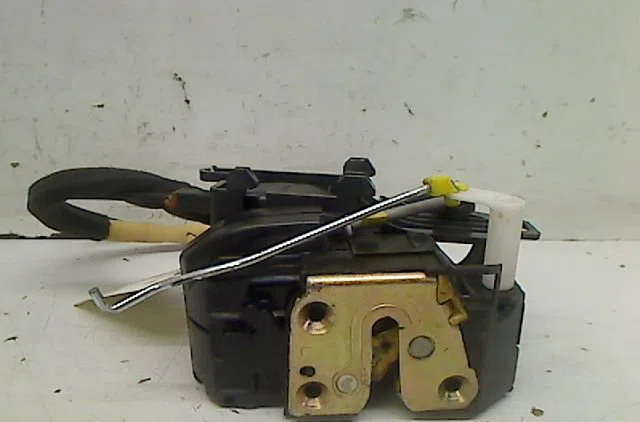 Serrure porte avg Nissan MICRA III (K12) 1.4 16v (2003-2010) occasion