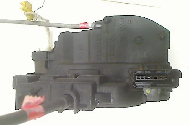 Serrure porte avg Nissan NOTE (E11, NE11) 1.5 dci (2010-2012) occasion
