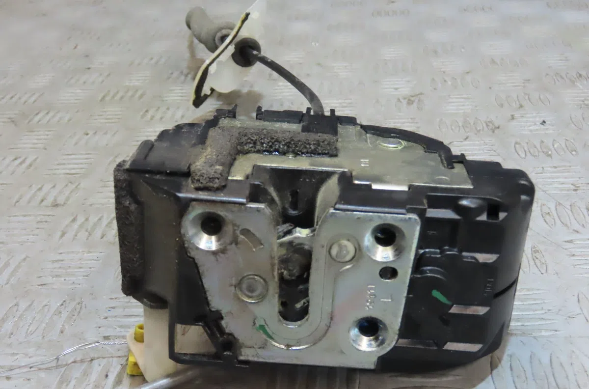 Serrure porte avg Nissan QASHQAI - QASHQAI 2 I (J10, NJ10, JJ10E) 1.5 dci (2010-2013) 5 portes occasion