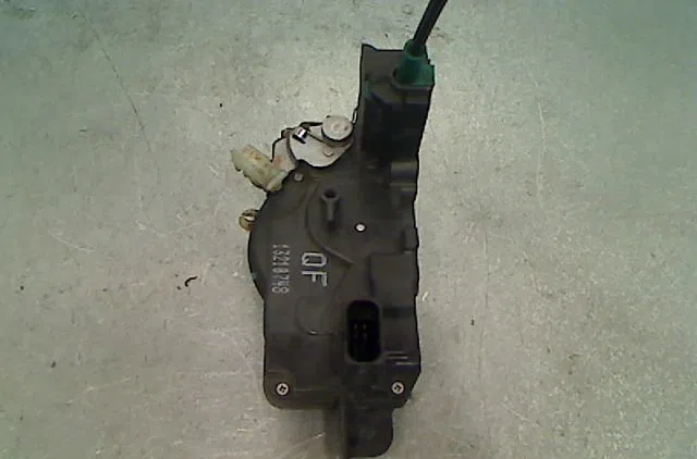Serrure porte avg OPEL ASTRA 2008 occasion