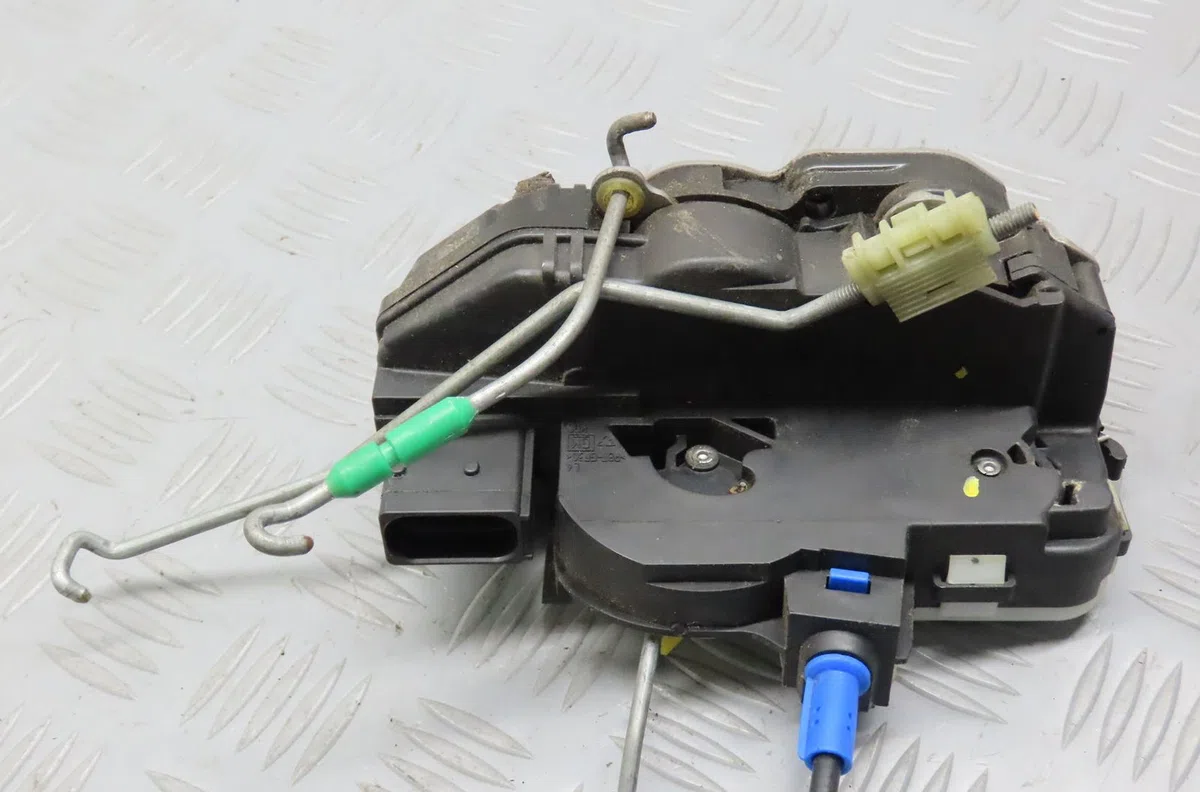 Serrure porte avg Opel ASTRA J (P10) 2.0 cdti (68) (2009-2015) occasion