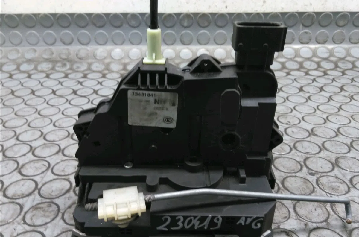 Serrure porte avg Opel CORSA E (X15) 1.4 turbo (08, 68) (2014-2019) occasion