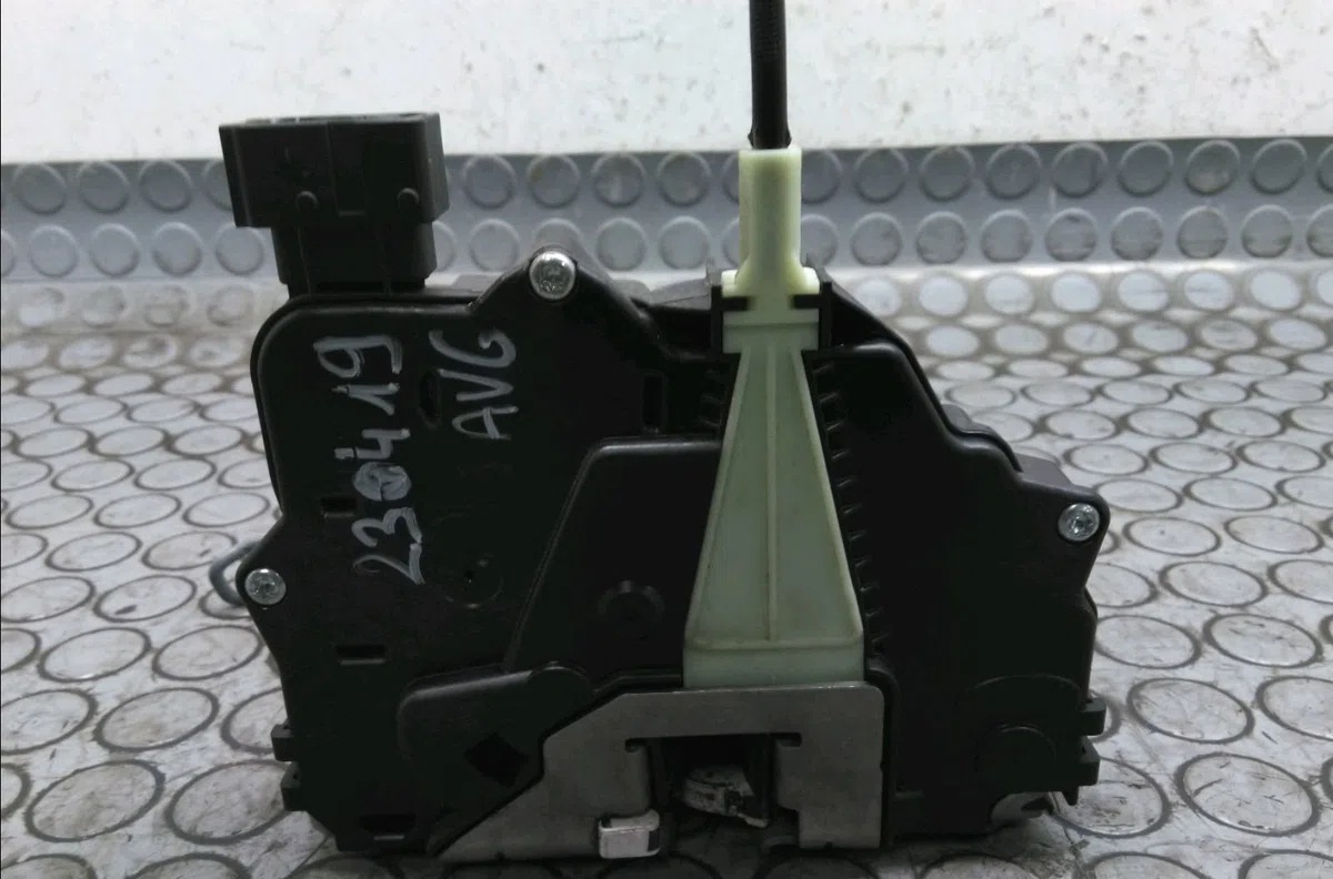 Serrure porte avg Opel CORSA E (X15) 1.4 turbo (08, 68) (2014-2019) occasion