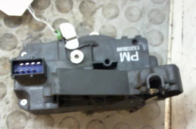 Serrure porte avg Opel MERIVA A Monospace (X03) 1.7 cdti (e75) (2003-2010) occasion