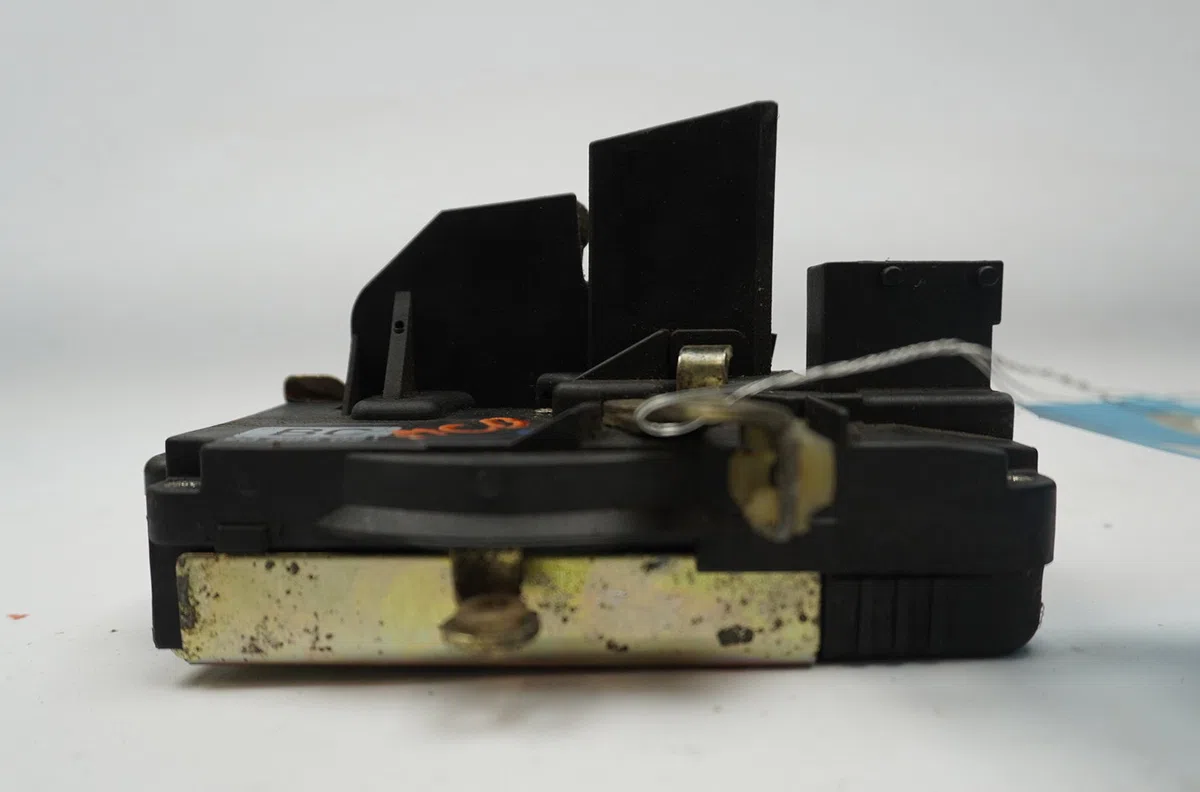 Serrure porte avg Opel VECTRA B Break (J96) 2.0 dti 16v (f35) (1997-2003) occasion