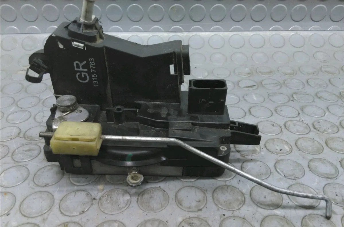 Serrure porte avg Opel VECTRA C Break (Z02) 1.9 cdti (f35) (2004-2009) occasion