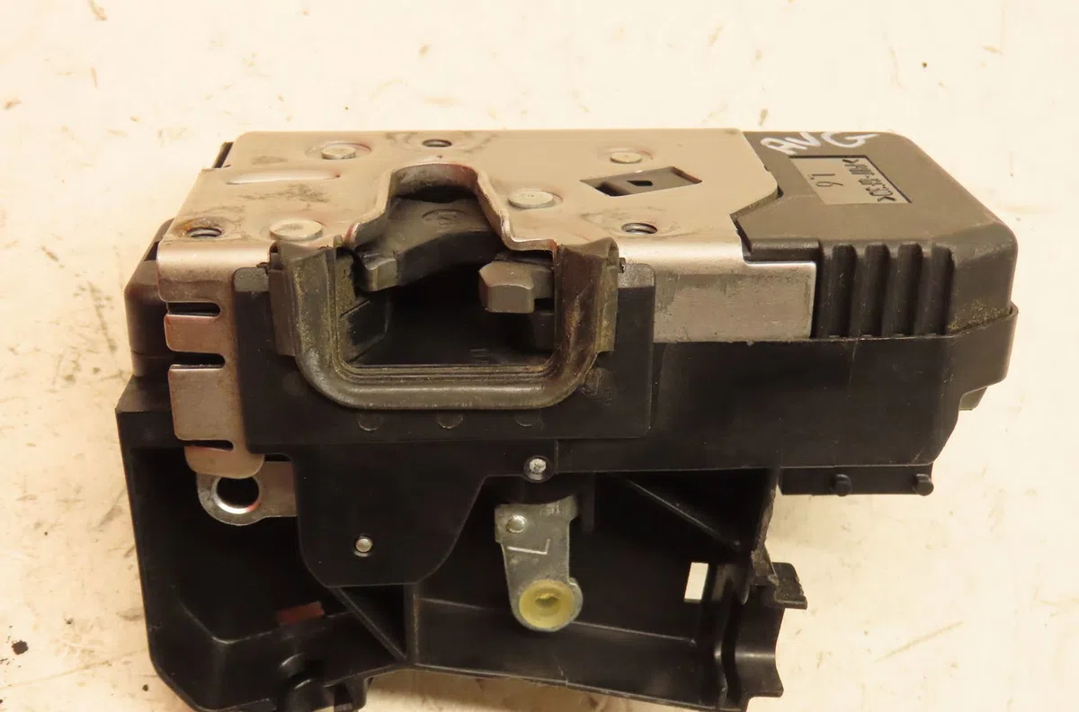 Serrure porte avg Opel ZAFIRA A Monospace (T98) 1.8 16v (f75) (1999-2000) occasion